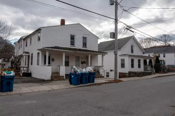 60 Negus St, Webster, MA 01570