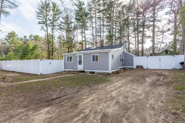 Carver, MA 02330,4 Beech Way