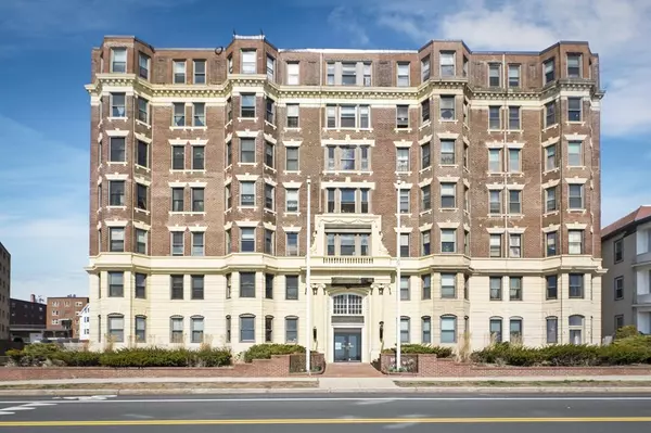 285 Lynn Shore Dr #105, Lynn, MA 01902