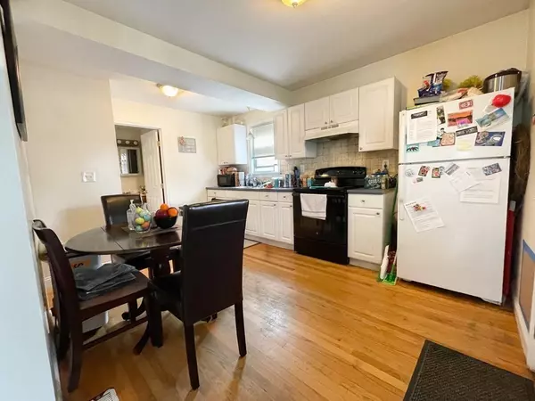 Ayer, MA 01432,18 Prospect St