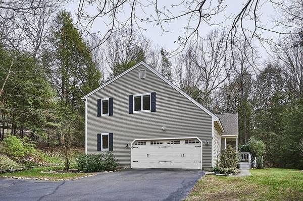 3 Bears Den Dr, Sunderland, MA 01375