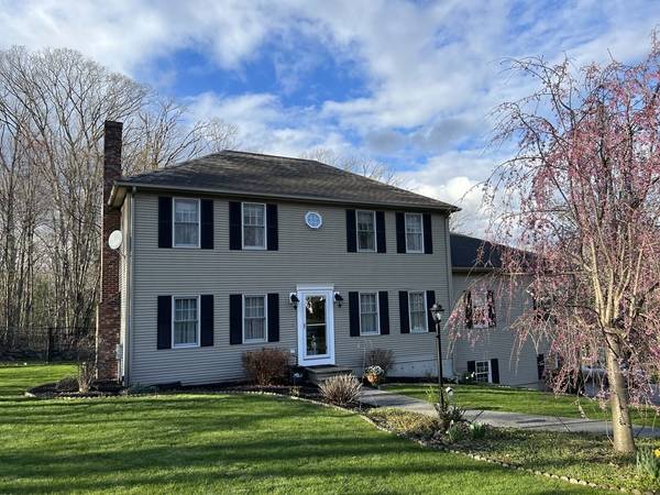 9 Leia Circle, Sutton, MA 01590