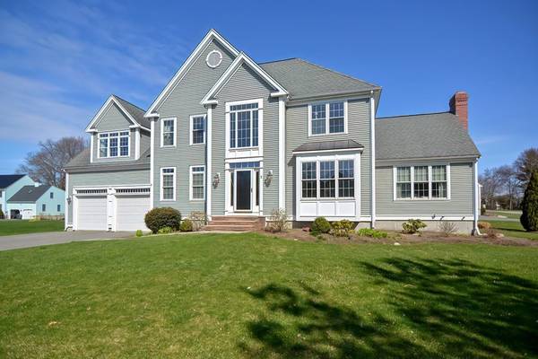 2 Blueberry Ln, Northborough, MA 01532