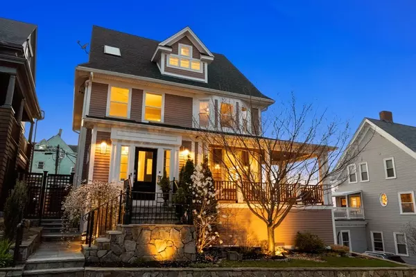 19 Salcombe St, Boston, MA 02125