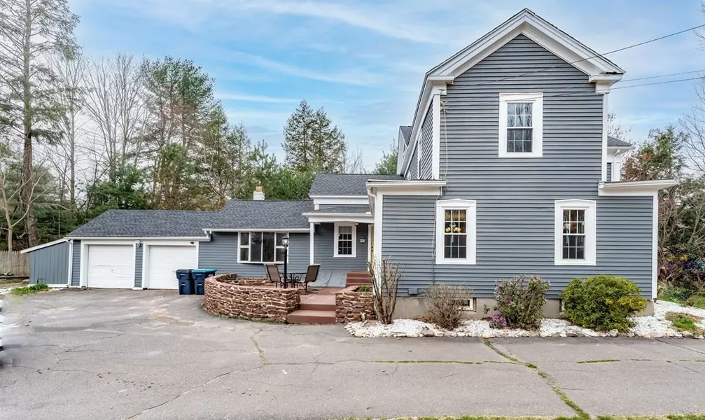 3 S Longyard Rd, Southwick, MA 01077