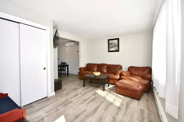 Wareham, MA 02571,5 Pheasant Ave #1