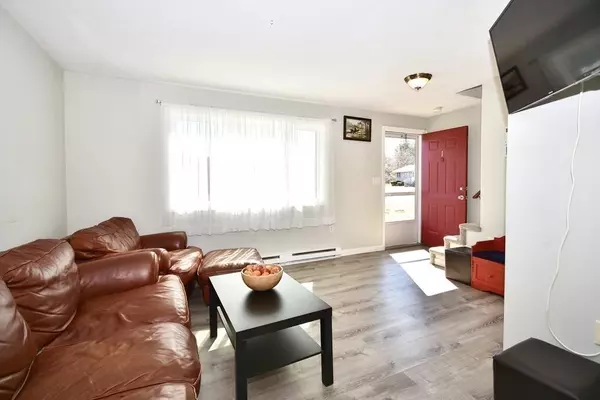 Wareham, MA 02571,5 Pheasant Ave #1