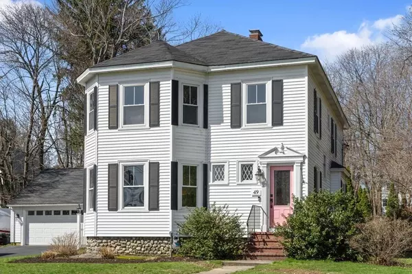 49 Holman St, Shrewsbury, MA 01545