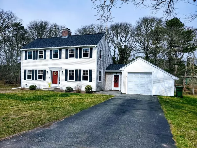 40 Williamsburg Avenue, Harwich, MA 02645