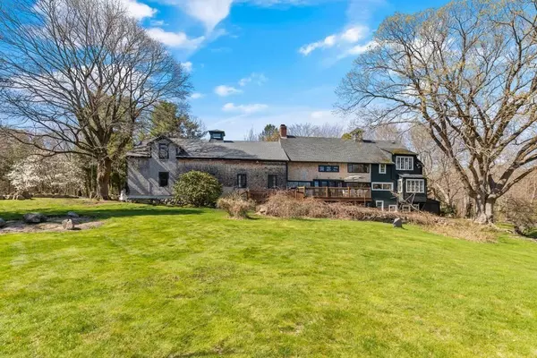 16 Grapevine Road, Wenham, MA 01984