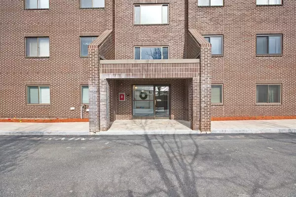 Stoneham, MA 02180,43 Pomeworth St #22