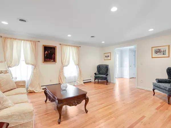 Dover, MA 02030,95 County St