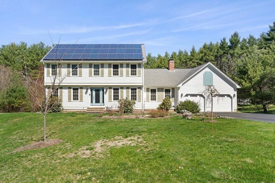 42 Highland St, Dunstable, MA 01827