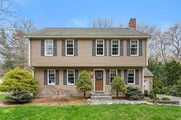 1 Granada Cir, Mansfield, MA 02048