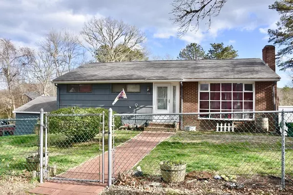 26 Kingwood St, Wareham, MA 02571