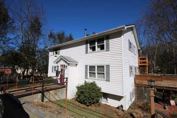 15 Old County Rd, Holland, MA 01521