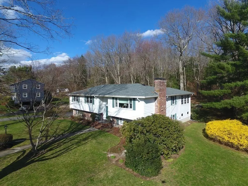 Westwood, MA 02090,124 Briar Lane