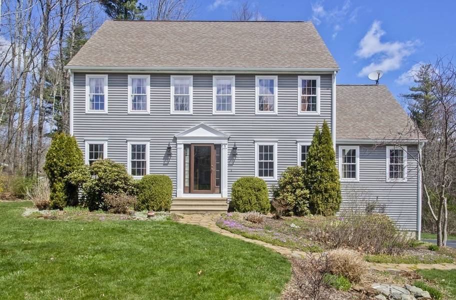 9 Evergreen Lane, Sturbridge, MA 01518