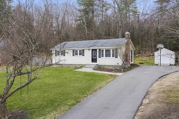 Townsend, MA 01469,12 Hickory Dr