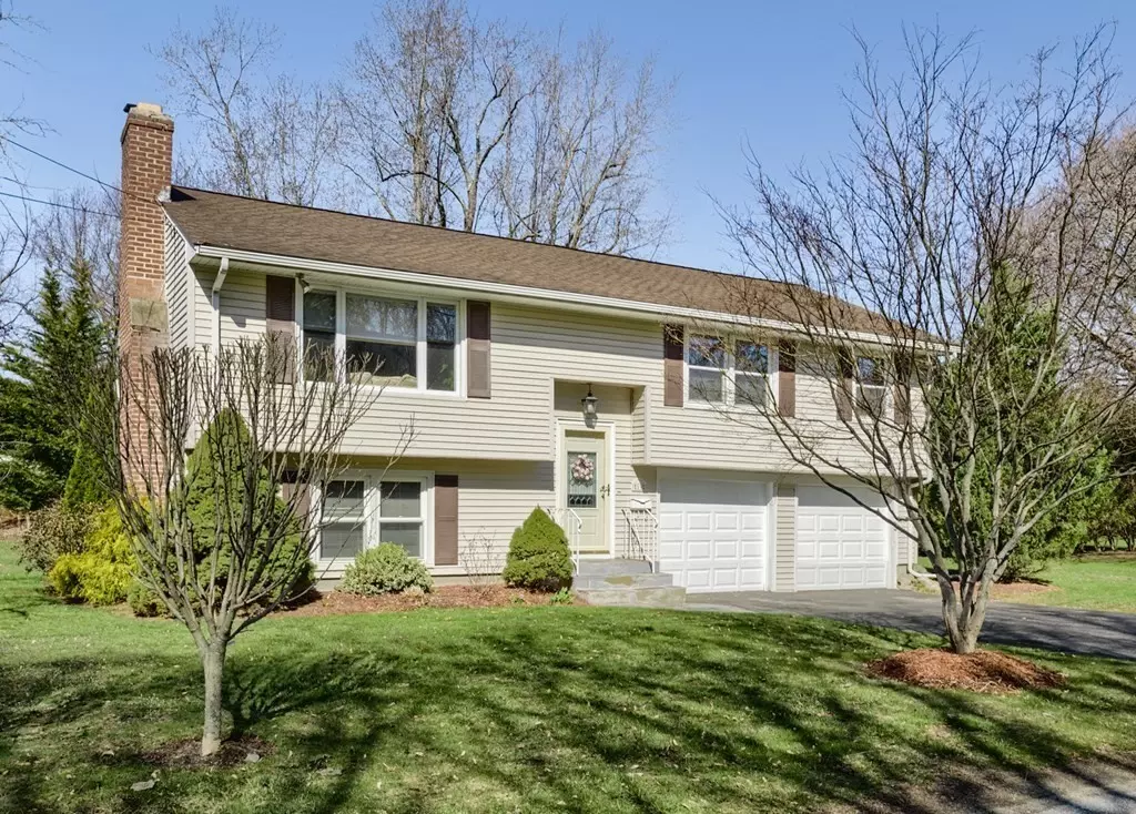 West Boylston, MA 01583,19 Valley Forge Cir