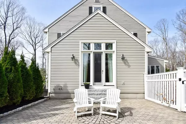 Southborough, MA 01772,13 Ledge Hill Road