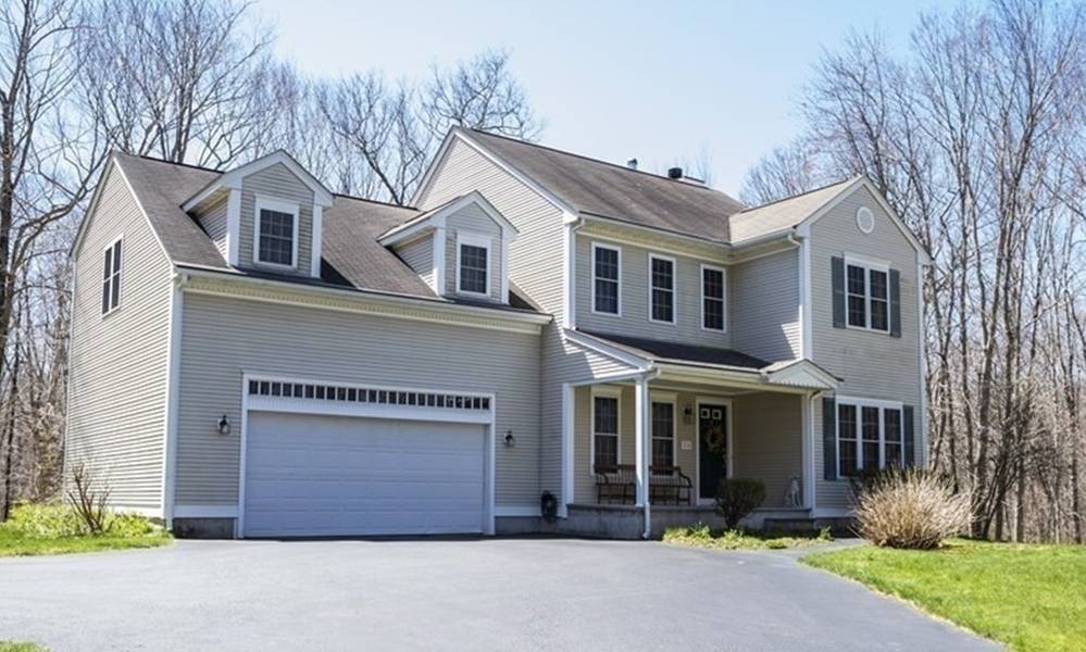 26 Hunt Drive, Rehoboth, MA 02769