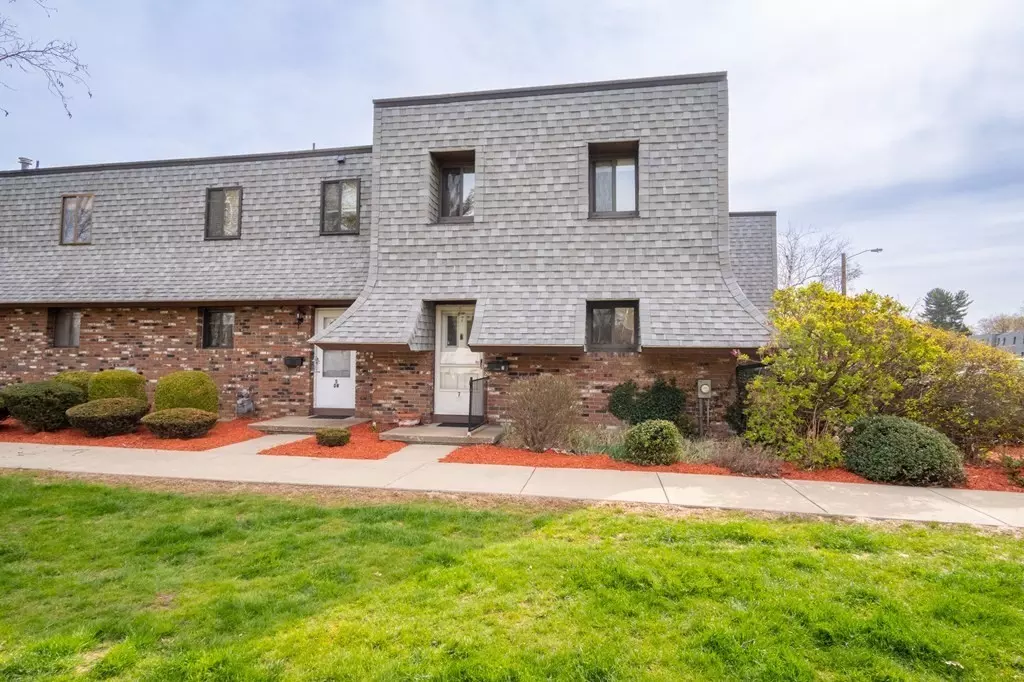 Agawam, MA 01001,7 Beekman Dr #7