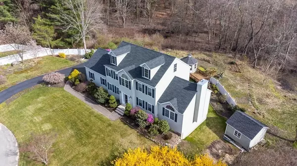 Methuen, MA 01844,4 Treetrunk Lane