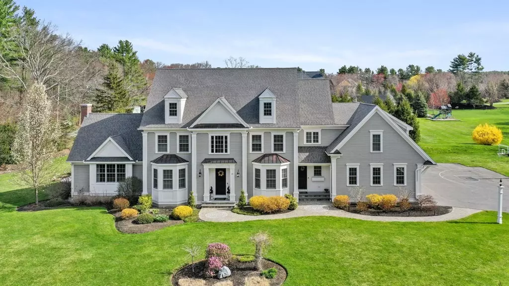 Southborough, MA 01772,19 Clemmons St