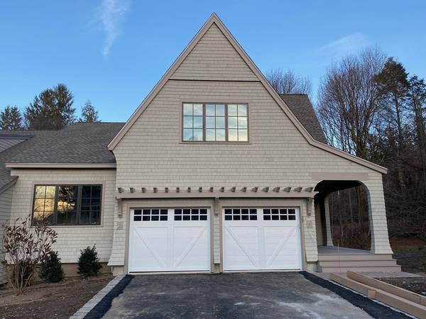 55 Wolcott Woods Lane #55, Milton, MA 02186