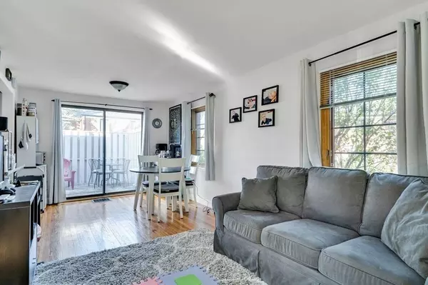 16 Pierce Rd #16, Watertown, MA 02472