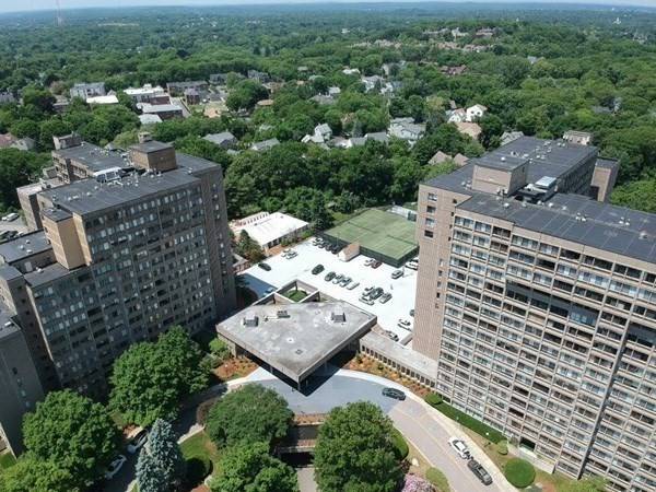 250 Hammond Pond Parkway #303S, Newton, MA 02467