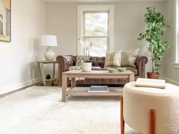 Ayer, MA 01432,43 Pleasant St