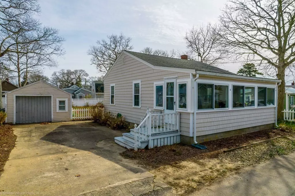 Wareham, MA 02571,6 Trinity Lane