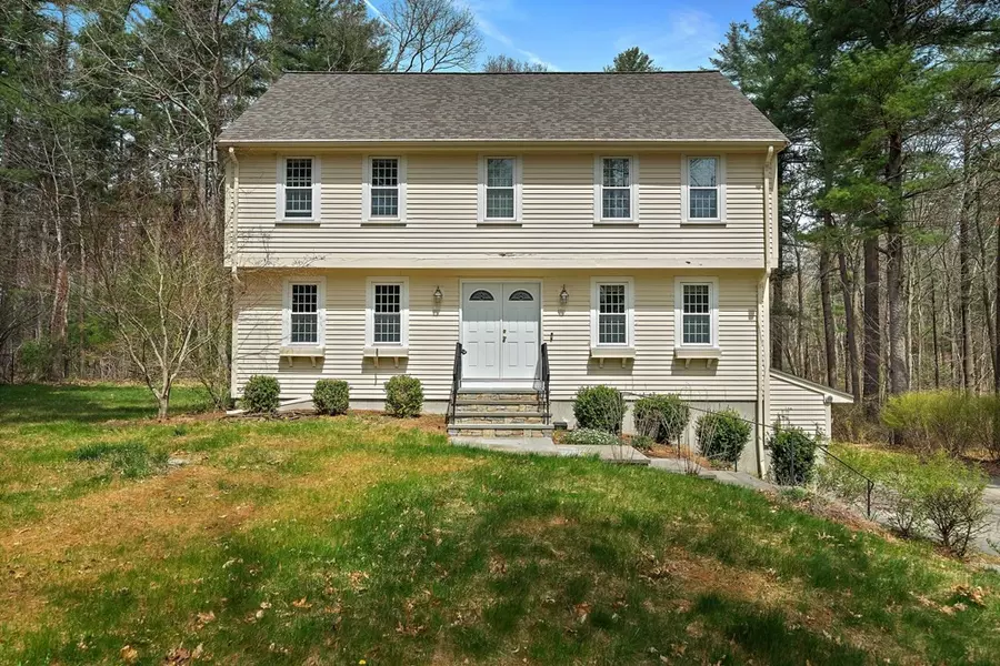 216 Union St, Hanover, MA 02339