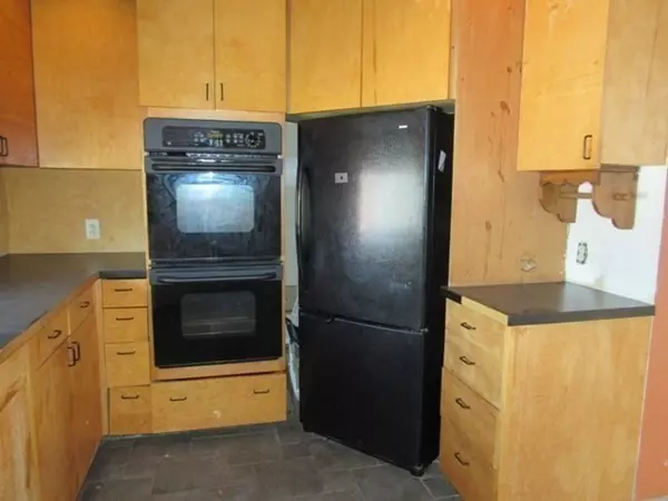 Wareham, MA 02532,27 Gitche Gumee Rd