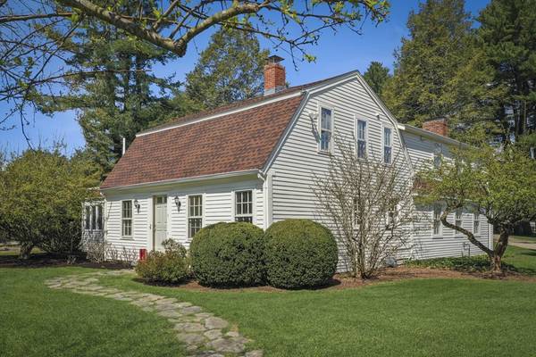 864 Bay Rd, Hamilton, MA 01982