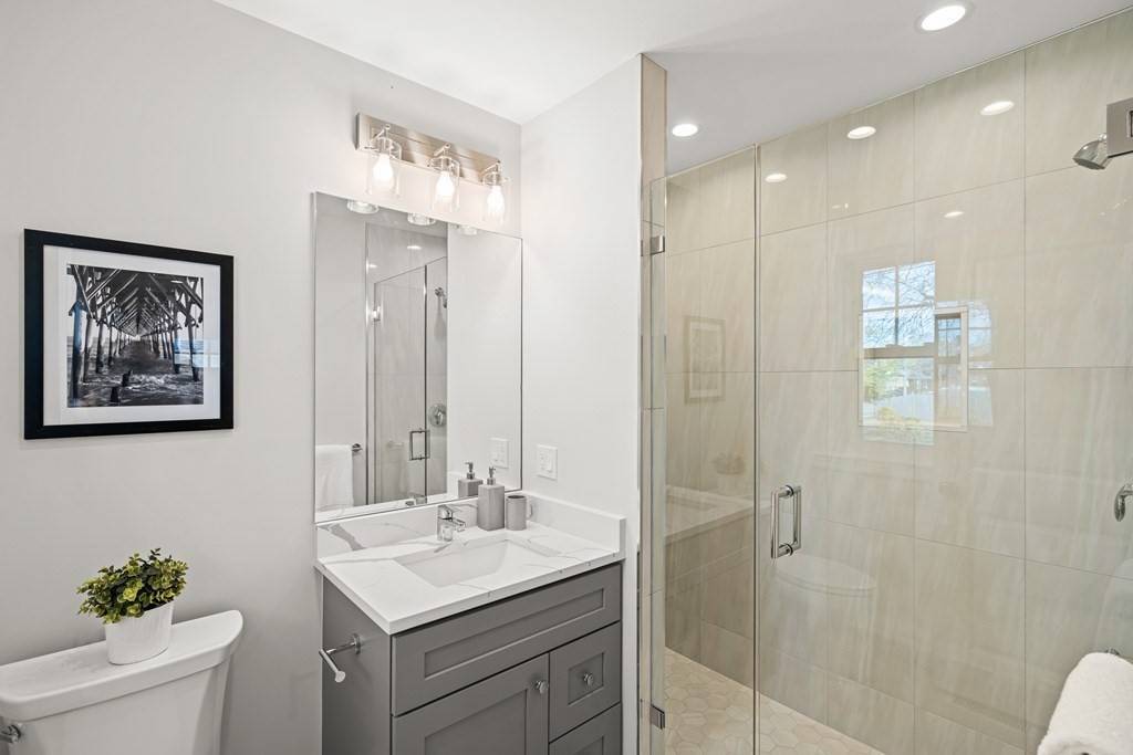 Newton, MA 02460,324 Newtonville Ave. #324