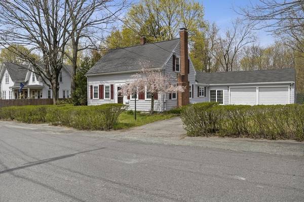 58 Linfield St, Holbrook, MA 02343