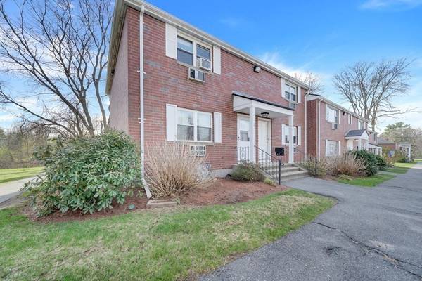 2 Kingston St #2, North Andover, MA 01845