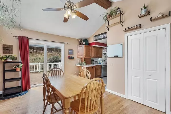Townsend, MA 01469,6 Hickory Drive