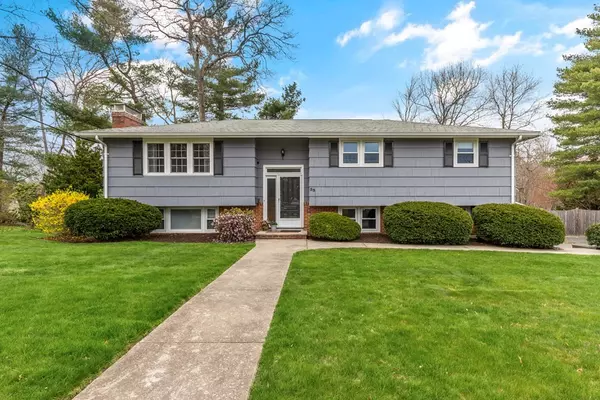 33 Fieldbrook Dr, Norwood, MA 02062