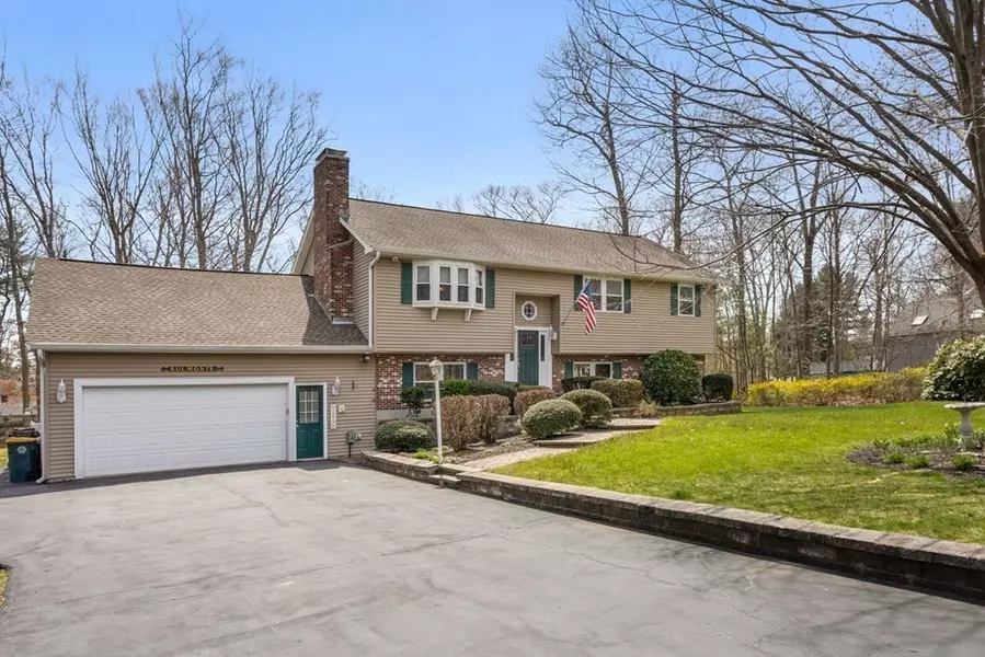 121 Helen Dr, Abington, MA 02351