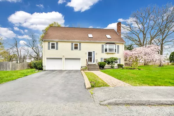 15 Old Farm Rd, Randolph, MA 02368