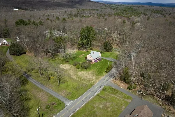 Southampton, MA 01073,25 Rattle Hill Rd