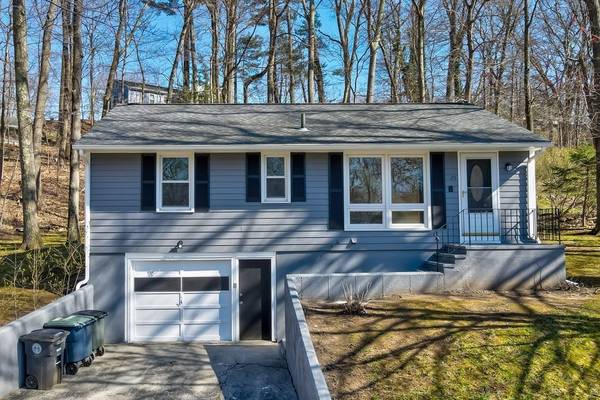 25 Pinedale St, Southbridge, MA 01550