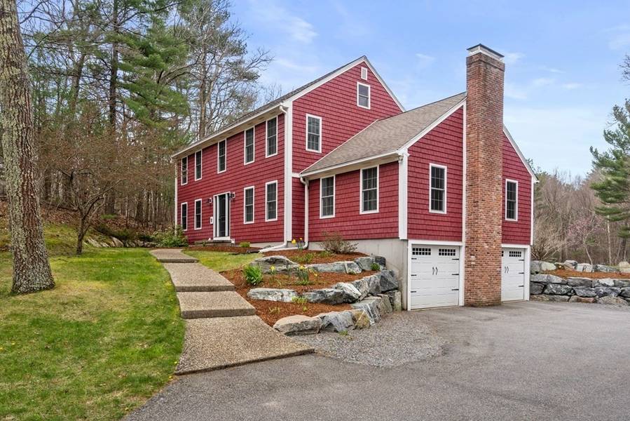 15 Grafton Rd, Upton, MA 01568