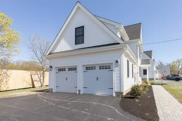 Newburyport, MA 01950,24 Auburn Street