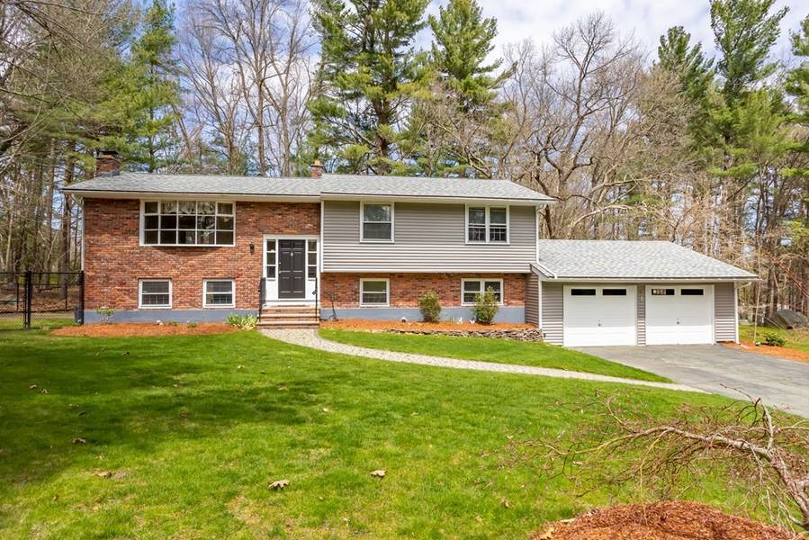 4 Comanche Circle, Chelmsford, MA 01824