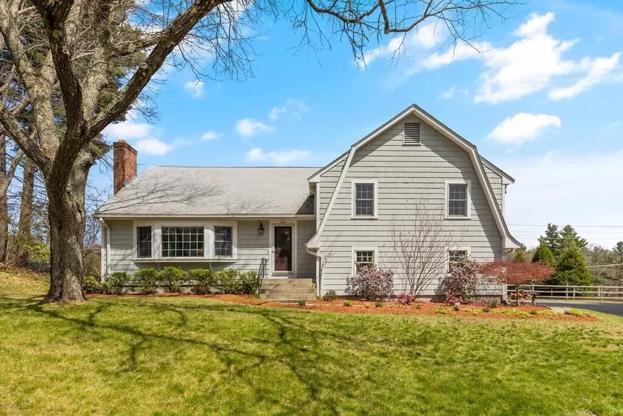 4 Oak Hill Rd, Wayland, MA 01778